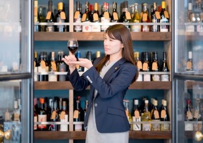 ワインの輸入会社出身の行政書士