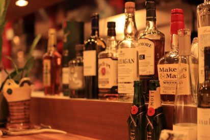 【酒類販売の基礎】どんな免許が必要？ネットショップでお酒を販売する方法